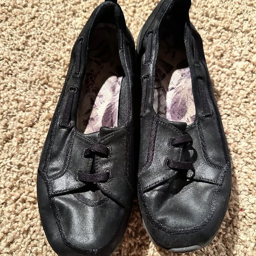Women’s Black Flats Size 9